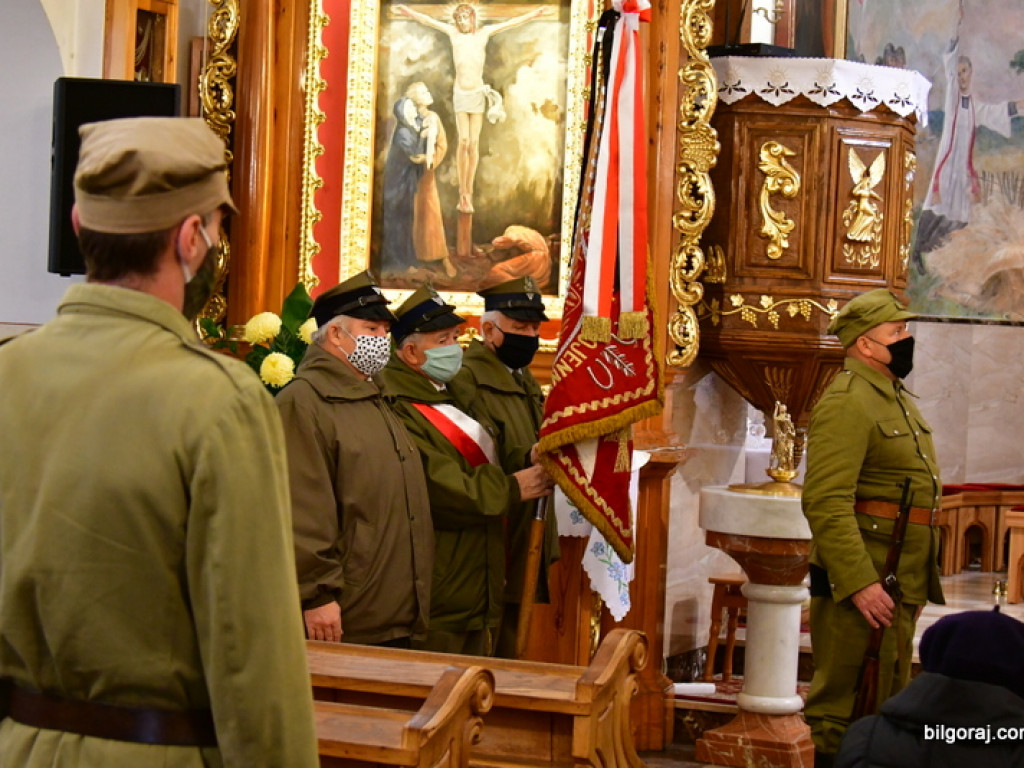 Pożegnali Witolda Dembowskiego, Zasłużonego dla Miasta Biłgoraj (FOTO)