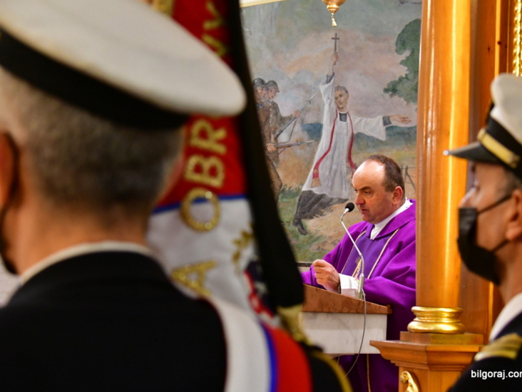Pożegnali Witolda Dembowskiego, Zasłużonego dla Miasta Biłgoraj (FOTO)