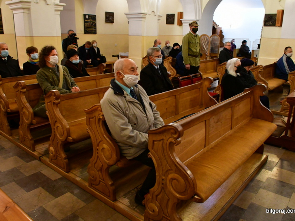 Pożegnali Witolda Dembowskiego, Zasłużonego dla Miasta Biłgoraj (FOTO)