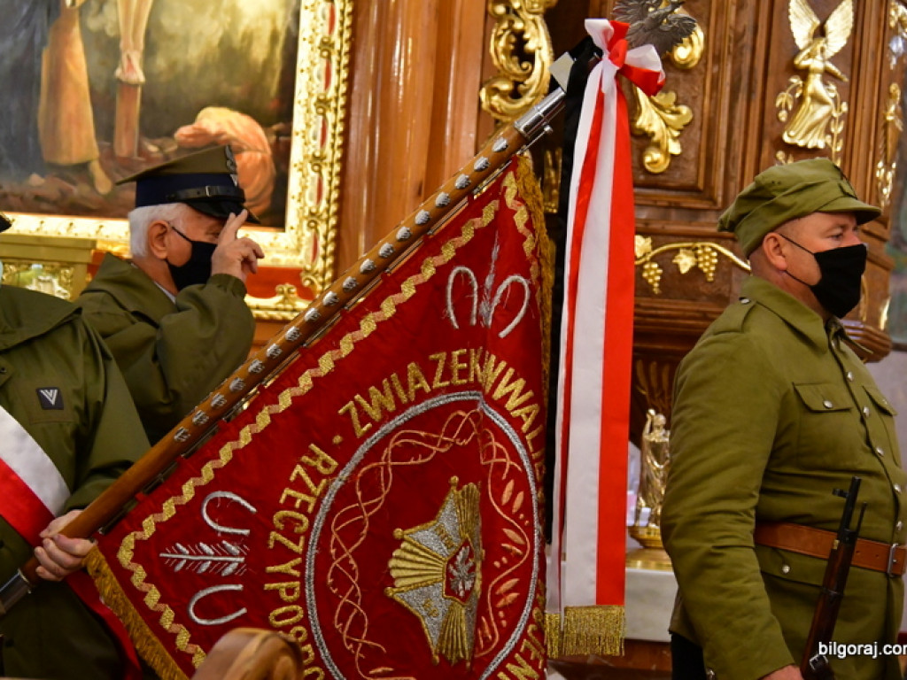 Pożegnali Witolda Dembowskiego, Zasłużonego dla Miasta Biłgoraj (FOTO)