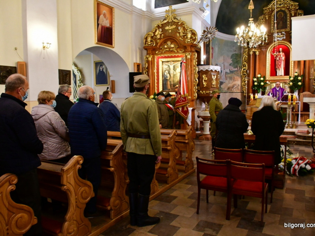 Pożegnali Witolda Dembowskiego, Zasłużonego dla Miasta Biłgoraj (FOTO)