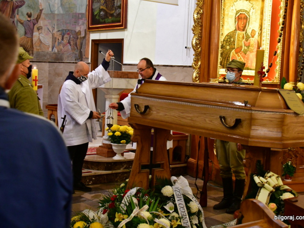 Pożegnali Witolda Dembowskiego, Zasłużonego dla Miasta Biłgoraj (FOTO)