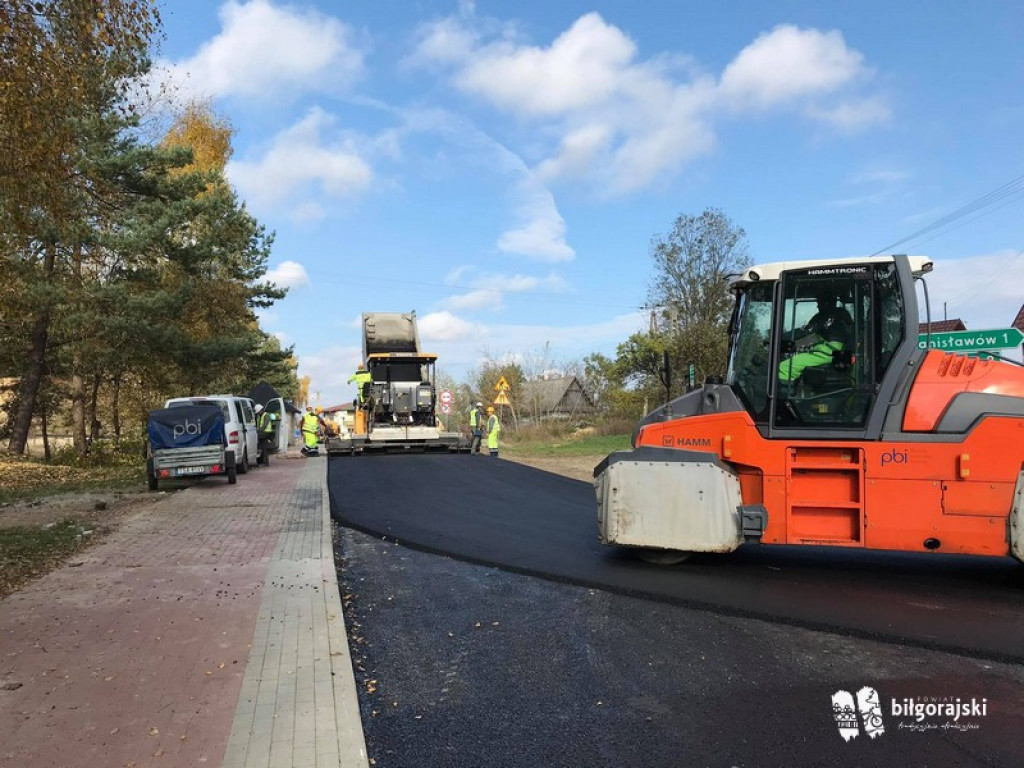 Powiatowe inwestycje drogowe nabierają tempa! (FOTO)