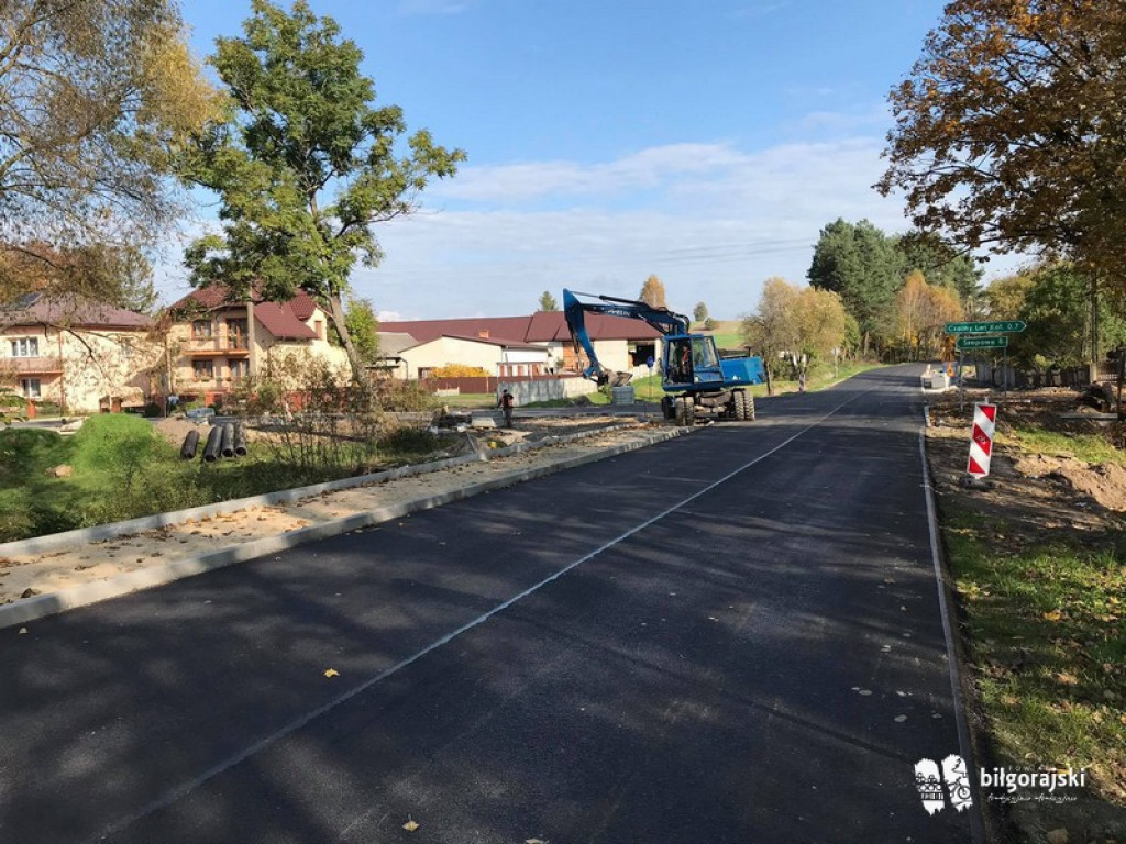 Powiatowe inwestycje drogowe nabierają tempa! (FOTO)