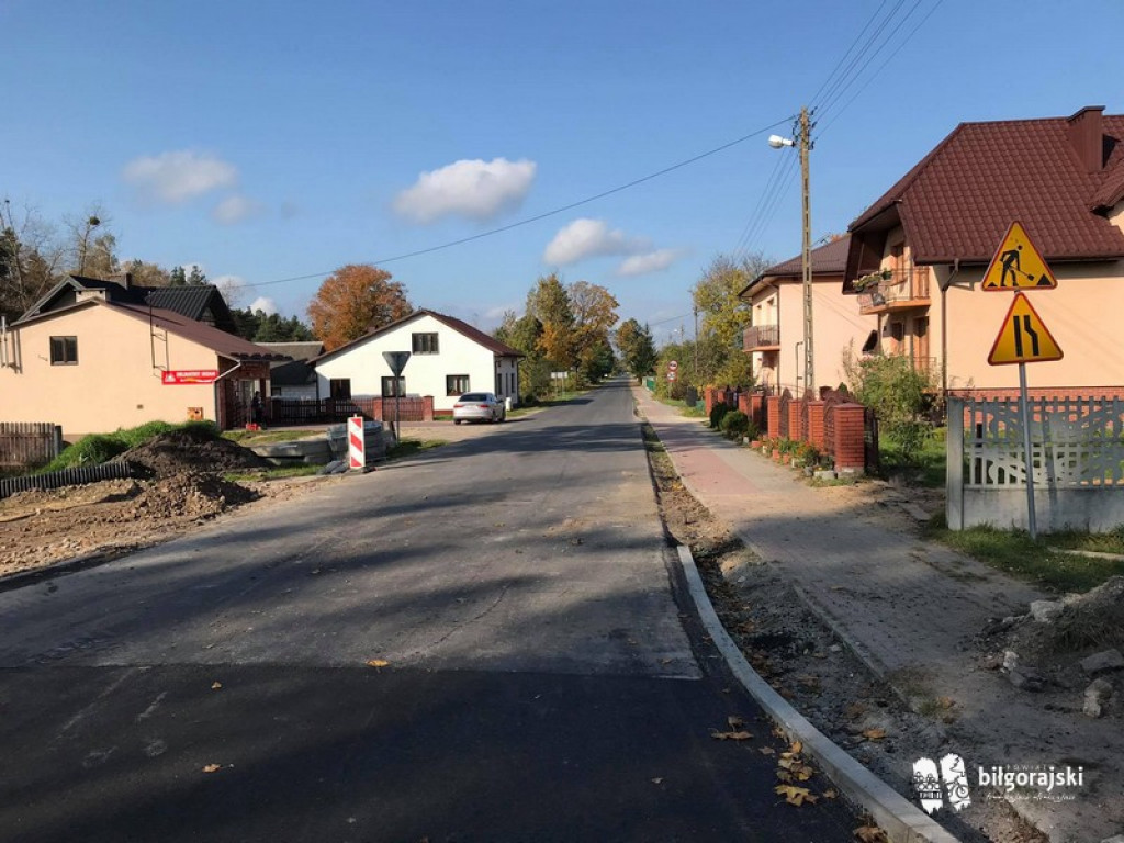 Powiatowe inwestycje drogowe nabierają tempa! (FOTO)