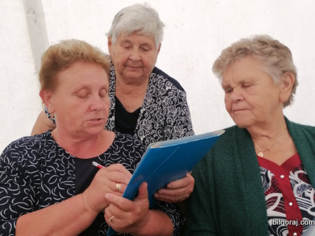Seniorki pielęgnują postawy patriotyczne