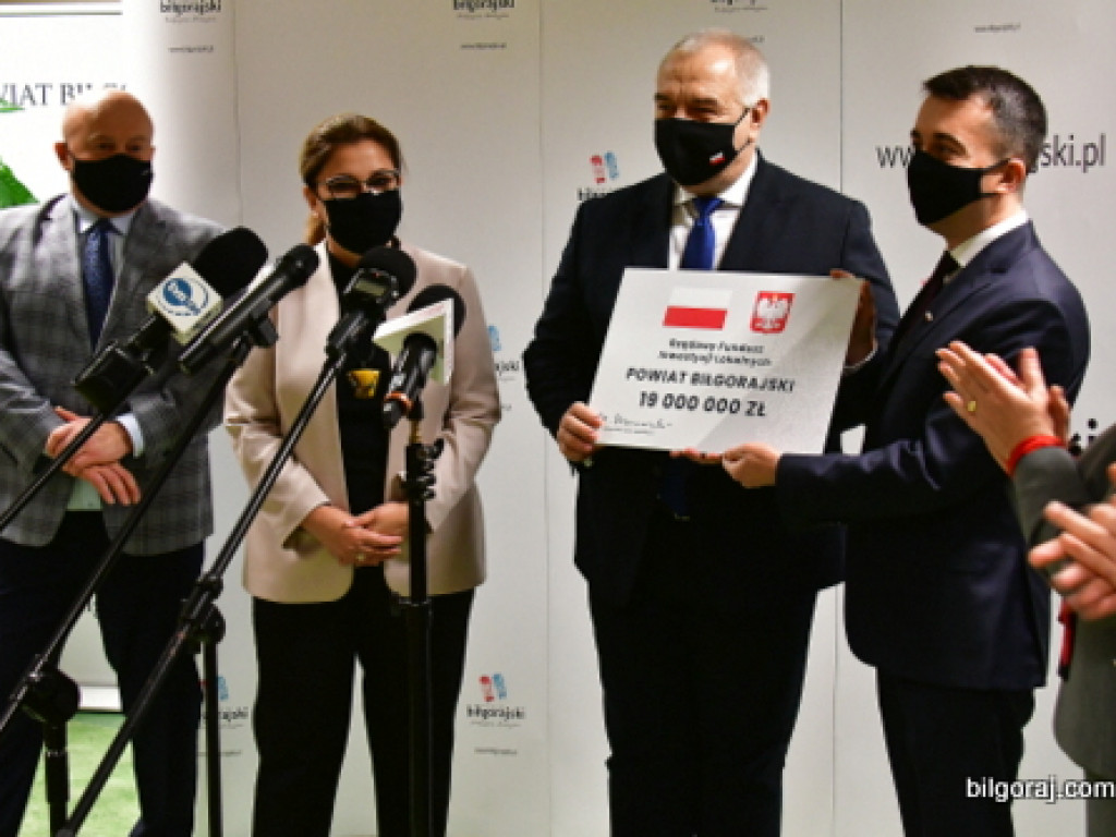 Ponad 25 mln zł wsparcia na inwestycje w powiecie biłgorajskim (FOTO, VIDEO)