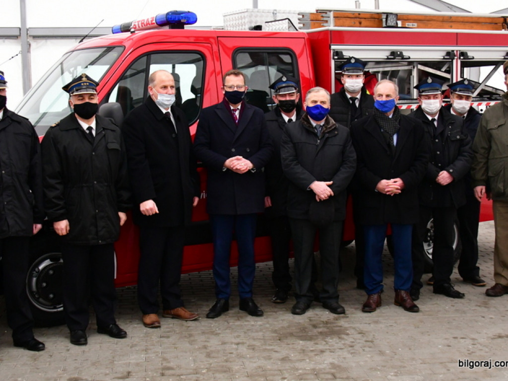 Nowy samochód dla strażaków z OSP Aleksandrów II (FOTO)