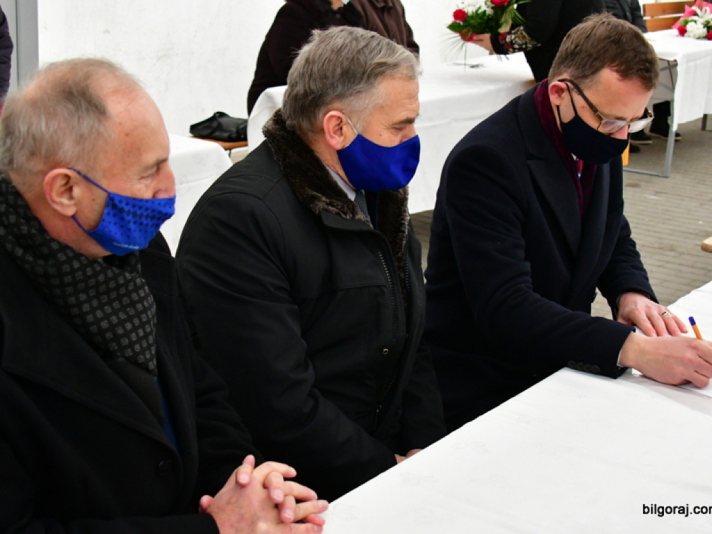 Nowy samochód dla strażaków z OSP Aleksandrów II (FOTO)