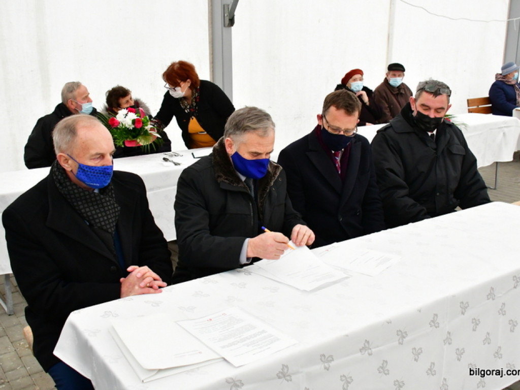 Nowy samochód dla strażaków z OSP Aleksandrów II (FOTO)