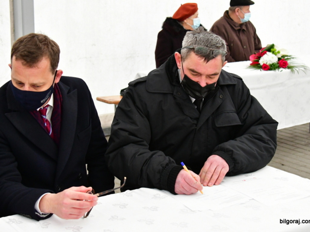 Nowy samochód dla strażaków z OSP Aleksandrów II (FOTO)