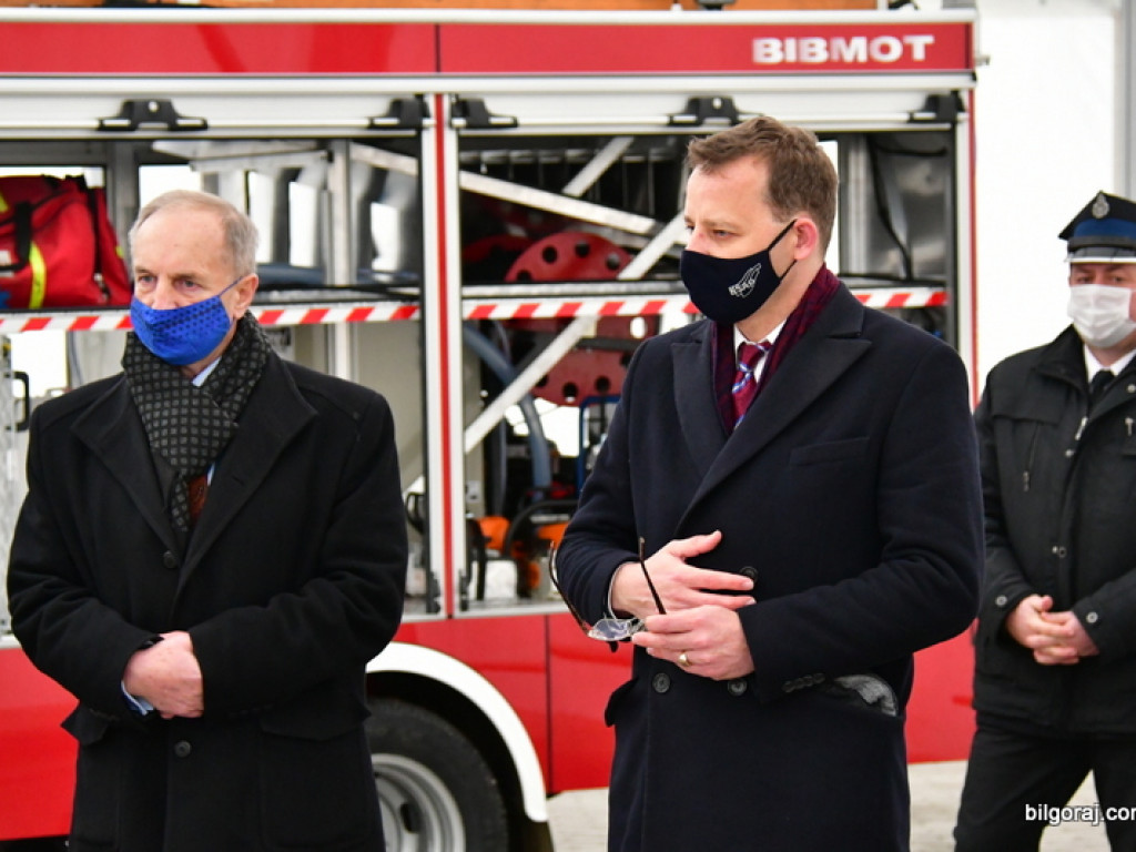 Nowy samochód dla strażaków z OSP Aleksandrów II (FOTO)