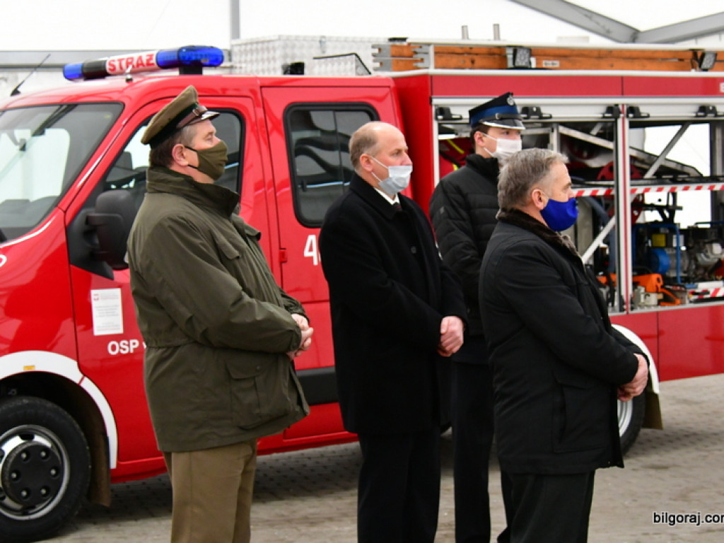 Nowy samochód dla strażaków z OSP Aleksandrów II (FOTO)