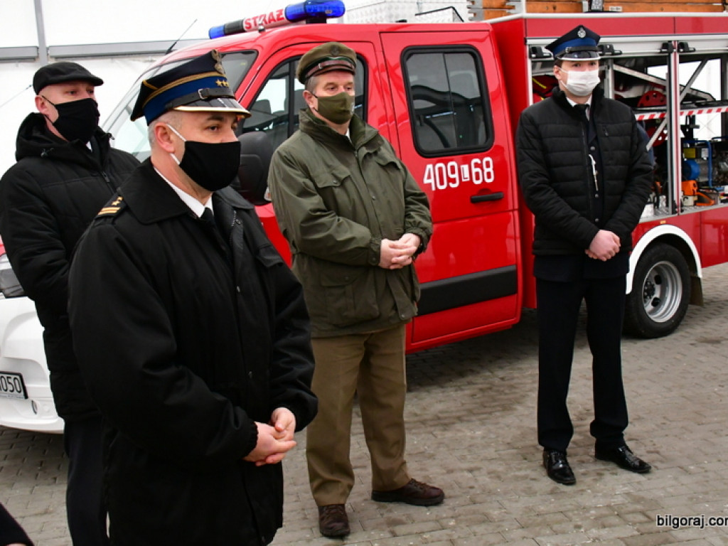 Nowy samochód dla strażaków z OSP Aleksandrów II (FOTO)