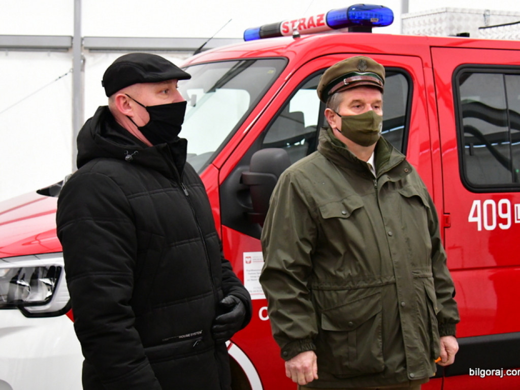 Nowy samochód dla strażaków z OSP Aleksandrów II (FOTO)