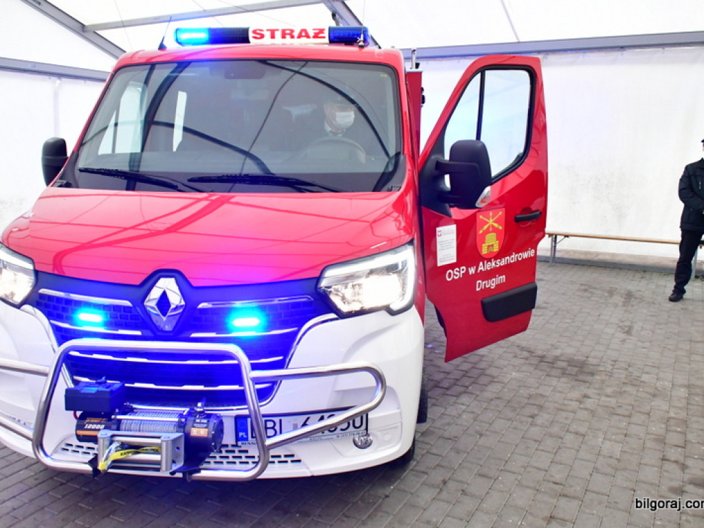 Nowy samochód dla strażaków z OSP Aleksandrów II (FOTO)