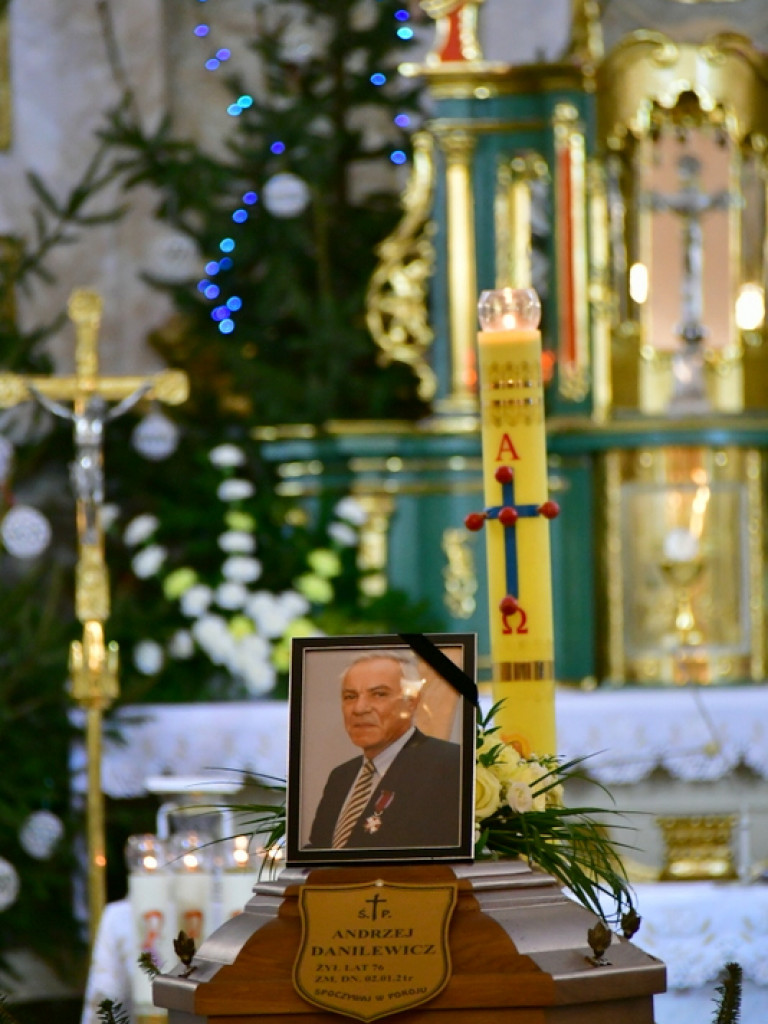 Pożegnano Andrzeja Danilewicza. Pogrzeb odbył się w sanktuarium św. Marii Magdaleny (FOTO)