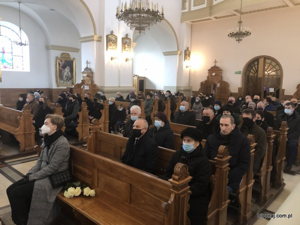 Pożegnanie śp. Tadeusza Tujaki - zasłużonego nauczyciela, radnego Rady Powiatu i działacza społecznego Ziemi Biłgorajskiej (FOTO)
