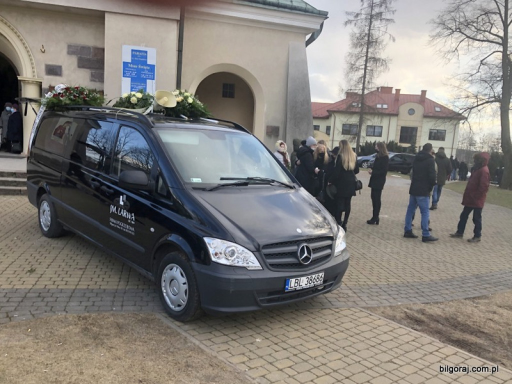 Pożegnanie śp. Tadeusza Tujaki - zasłużonego nauczyciela, radnego Rady Powiatu i działacza społecznego Ziemi Biłgorajskiej (FOTO)