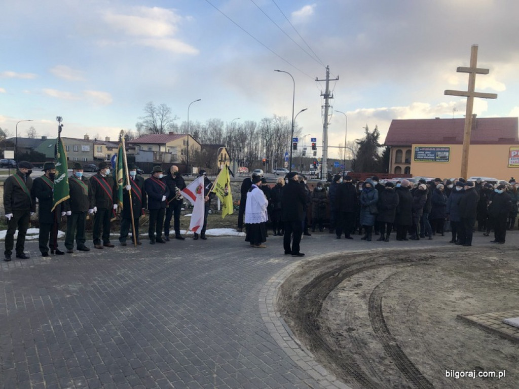 Pożegnanie śp. Tadeusza Tujaki - zasłużonego nauczyciela, radnego Rady Powiatu i działacza społecznego Ziemi Biłgorajskiej (FOTO)