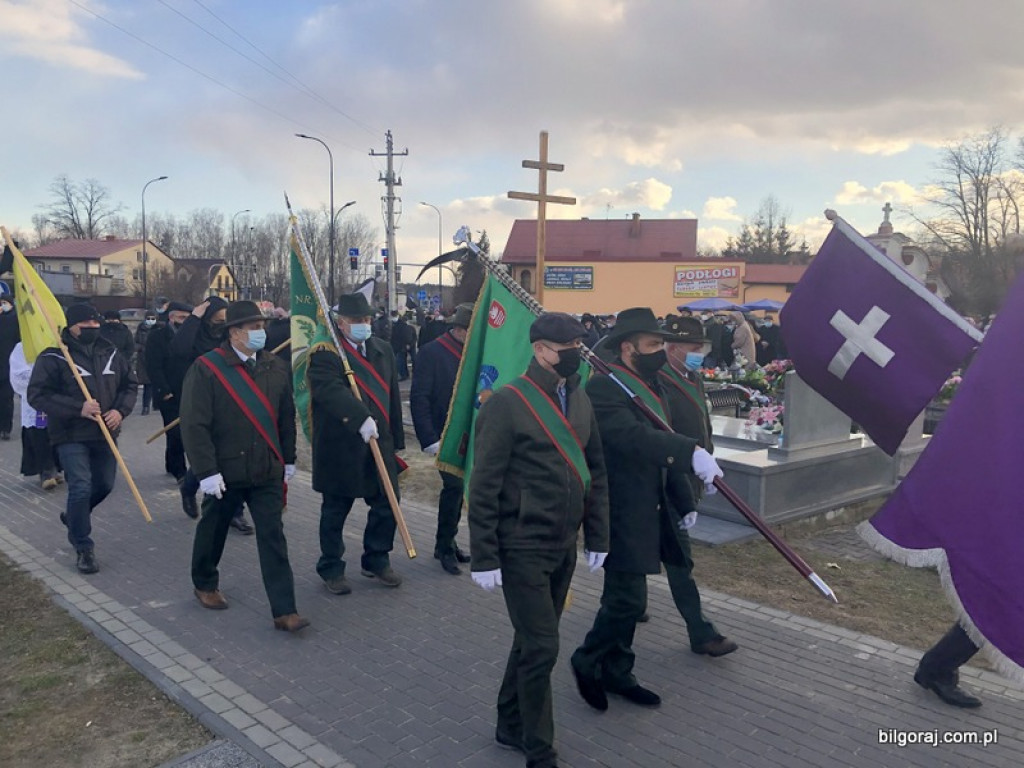 Pożegnanie śp. Tadeusza Tujaki - zasłużonego nauczyciela, radnego Rady Powiatu i działacza społecznego Ziemi Biłgorajskiej (FOTO)
