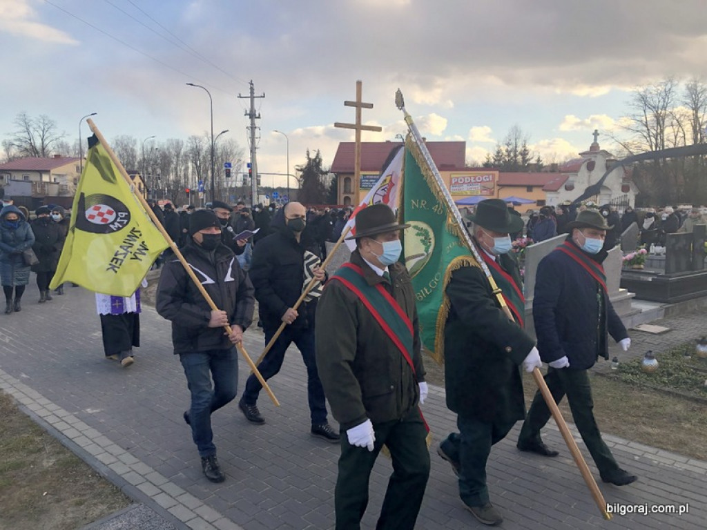 Pożegnanie śp. Tadeusza Tujaki - zasłużonego nauczyciela, radnego Rady Powiatu i działacza społecznego Ziemi Biłgorajskiej (FOTO)