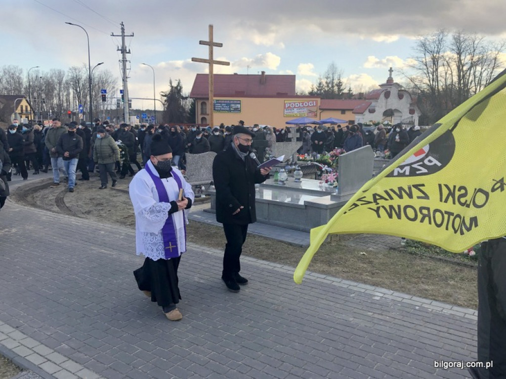 Pożegnanie śp. Tadeusza Tujaki - zasłużonego nauczyciela, radnego Rady Powiatu i działacza społecznego Ziemi Biłgorajskiej (FOTO)