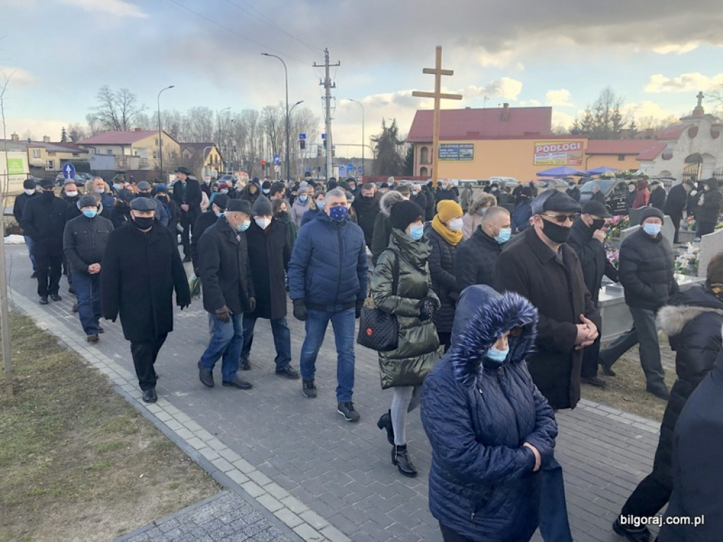Pożegnanie śp. Tadeusza Tujaki - zasłużonego nauczyciela, radnego Rady Powiatu i działacza społecznego Ziemi Biłgorajskiej (FOTO)