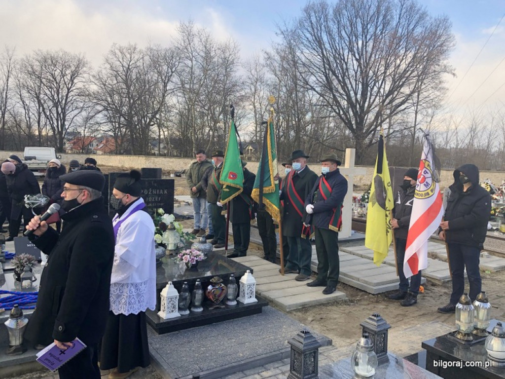Pożegnanie śp. Tadeusza Tujaki - zasłużonego nauczyciela, radnego Rady Powiatu i działacza społecznego Ziemi Biłgorajskiej (FOTO)