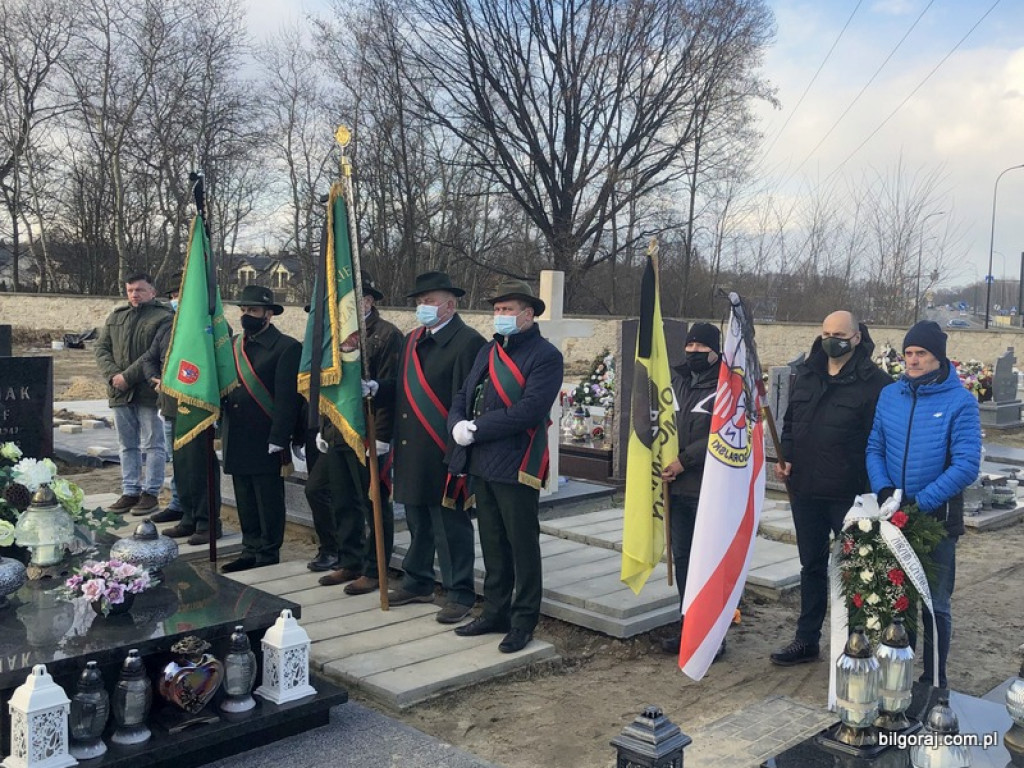 Pożegnanie śp. Tadeusza Tujaki - zasłużonego nauczyciela, radnego Rady Powiatu i działacza społecznego Ziemi Biłgorajskiej (FOTO)
