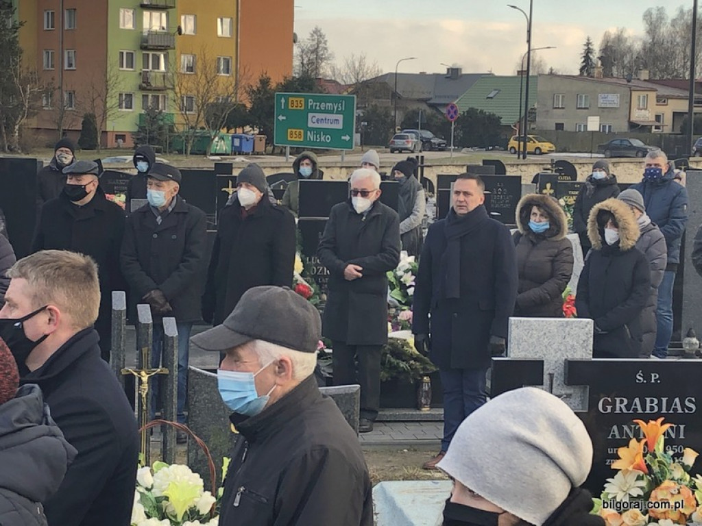Pożegnanie śp. Tadeusza Tujaki - zasłużonego nauczyciela, radnego Rady Powiatu i działacza społecznego Ziemi Biłgorajskiej (FOTO)