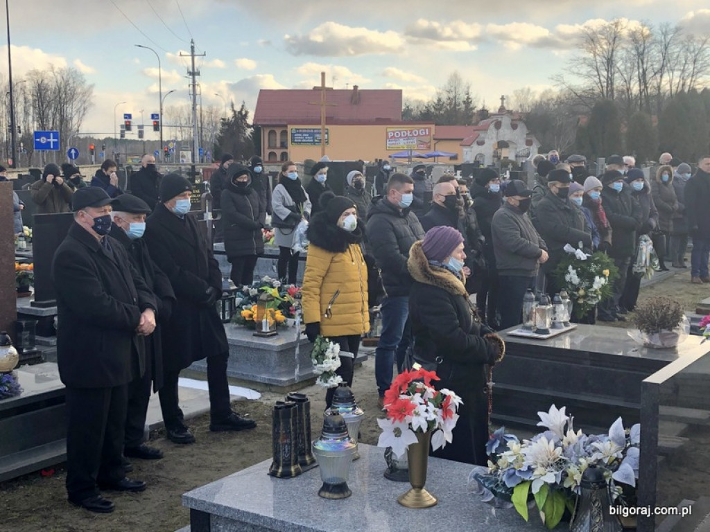 Pożegnanie śp. Tadeusza Tujaki - zasłużonego nauczyciela, radnego Rady Powiatu i działacza społecznego Ziemi Biłgorajskiej (FOTO)