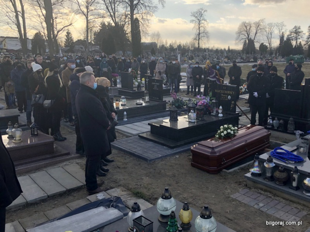 Pożegnanie śp. Tadeusza Tujaki - zasłużonego nauczyciela, radnego Rady Powiatu i działacza społecznego Ziemi Biłgorajskiej (FOTO)