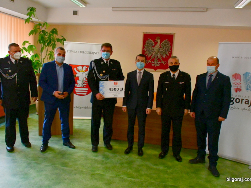 Z budżetu powiatu 130 tys. zł wsparcia dla jednostek OSP (FOTO, VIDEO)