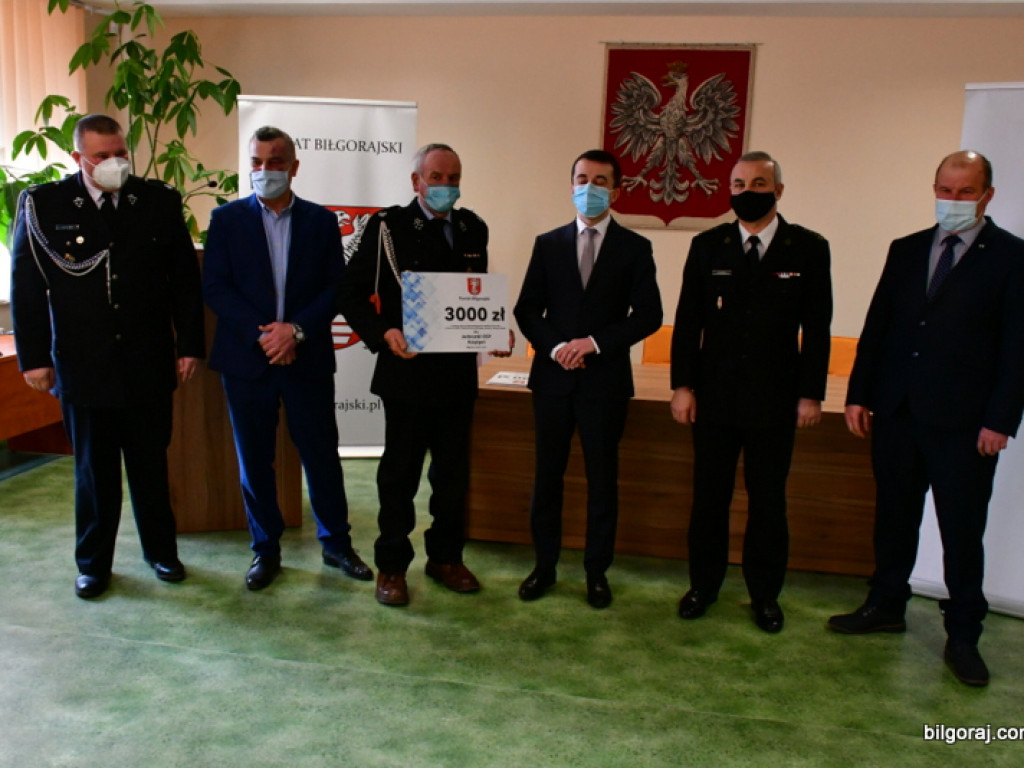 Z budżetu powiatu 130 tys. zł wsparcia dla jednostek OSP (FOTO, VIDEO)