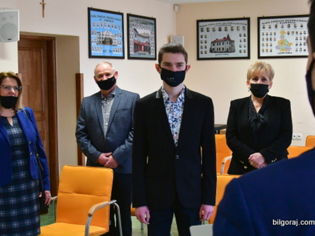 Władze powiatu doceniły Piotra Łabę