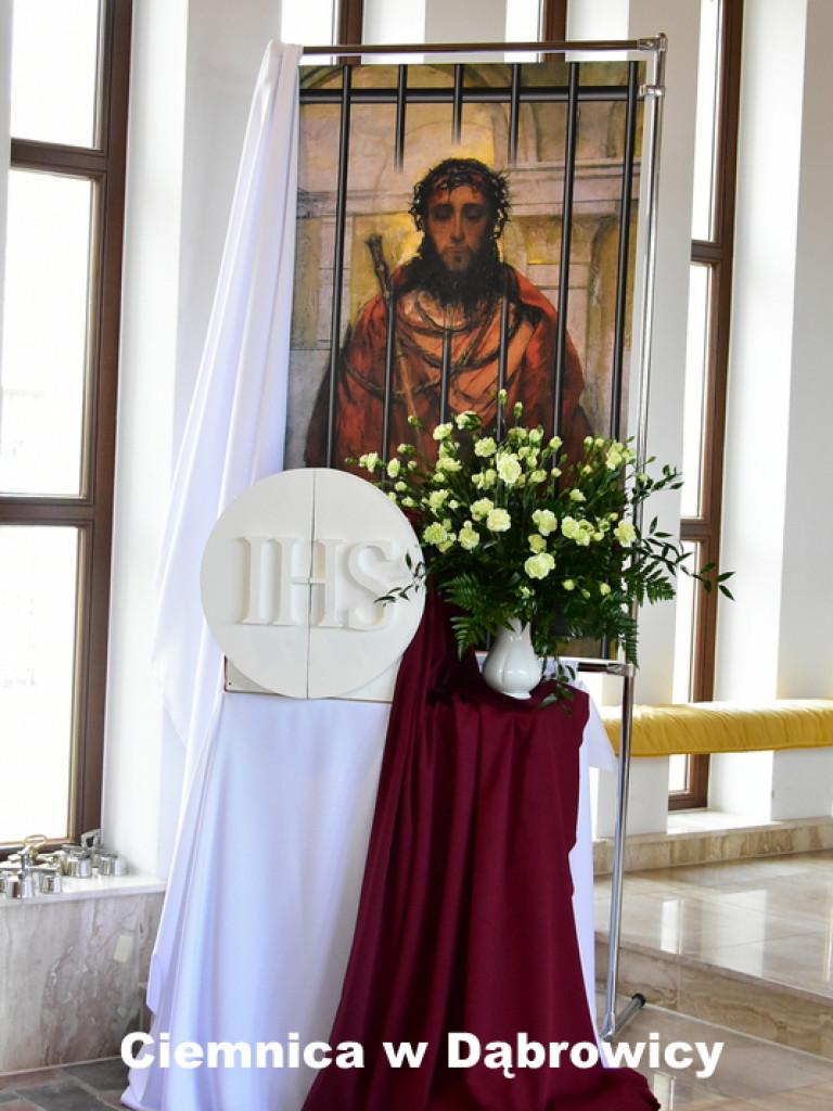 Ciemnice i Groby Pańskie w parafiach powiatu biłgorajskiego (FOTO)