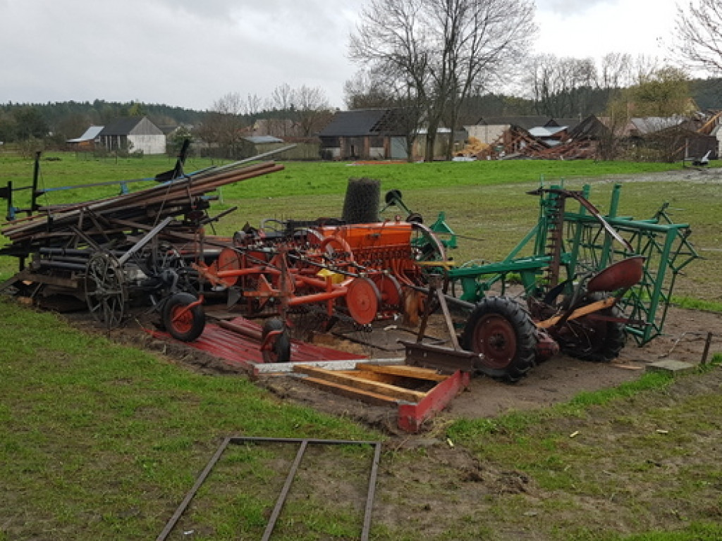 Trąba powietrzna szalała nad Tereszpolem. Uszkodziła domy, zniszczyła budynki gospodarcze (FOTO)