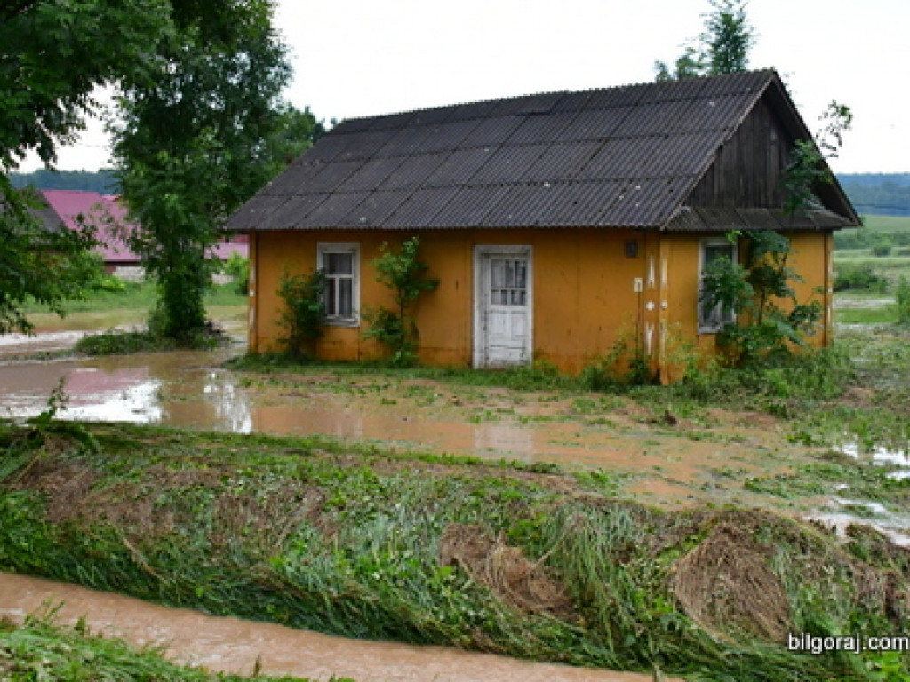 Urwanie chmury nad gminą Turobin (FOTO, VIDEO)