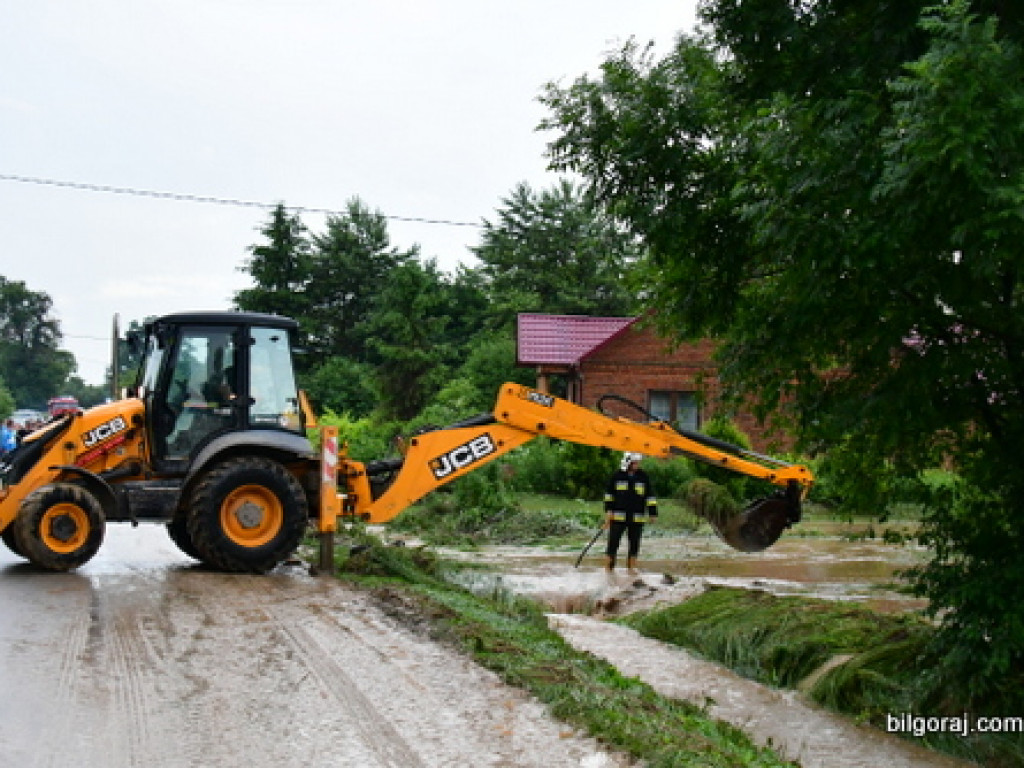 Urwanie chmury nad gminą Turobin (FOTO, VIDEO)