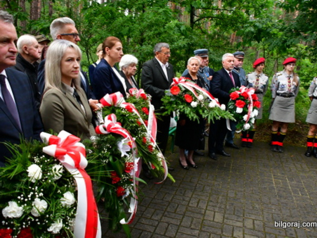 77. rocznica niemieckiego mordu polskich partyzantów w lesie Rapy koło Biłgoraja (FOTO)