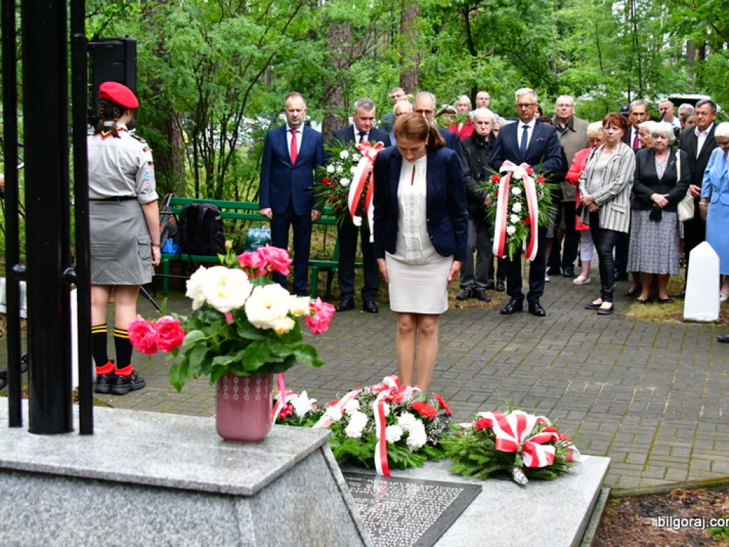 77. rocznica niemieckiego mordu polskich partyzantów w lesie Rapy koło Biłgoraja (FOTO)