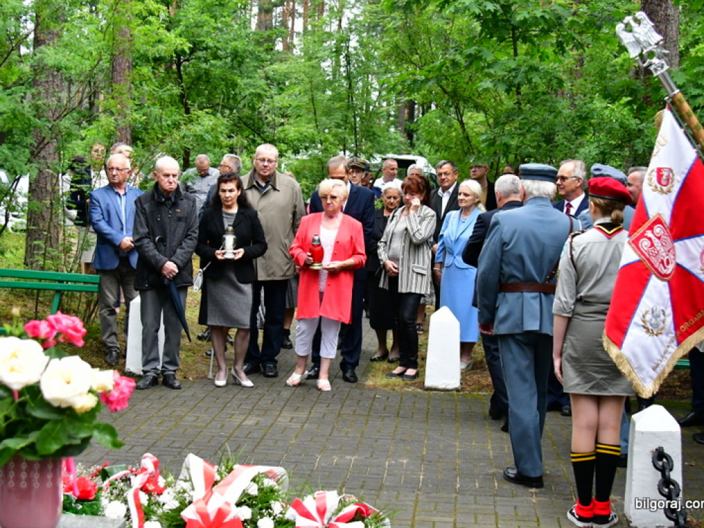 77. rocznica niemieckiego mordu polskich partyzantów w lesie Rapy koło Biłgoraja (FOTO)