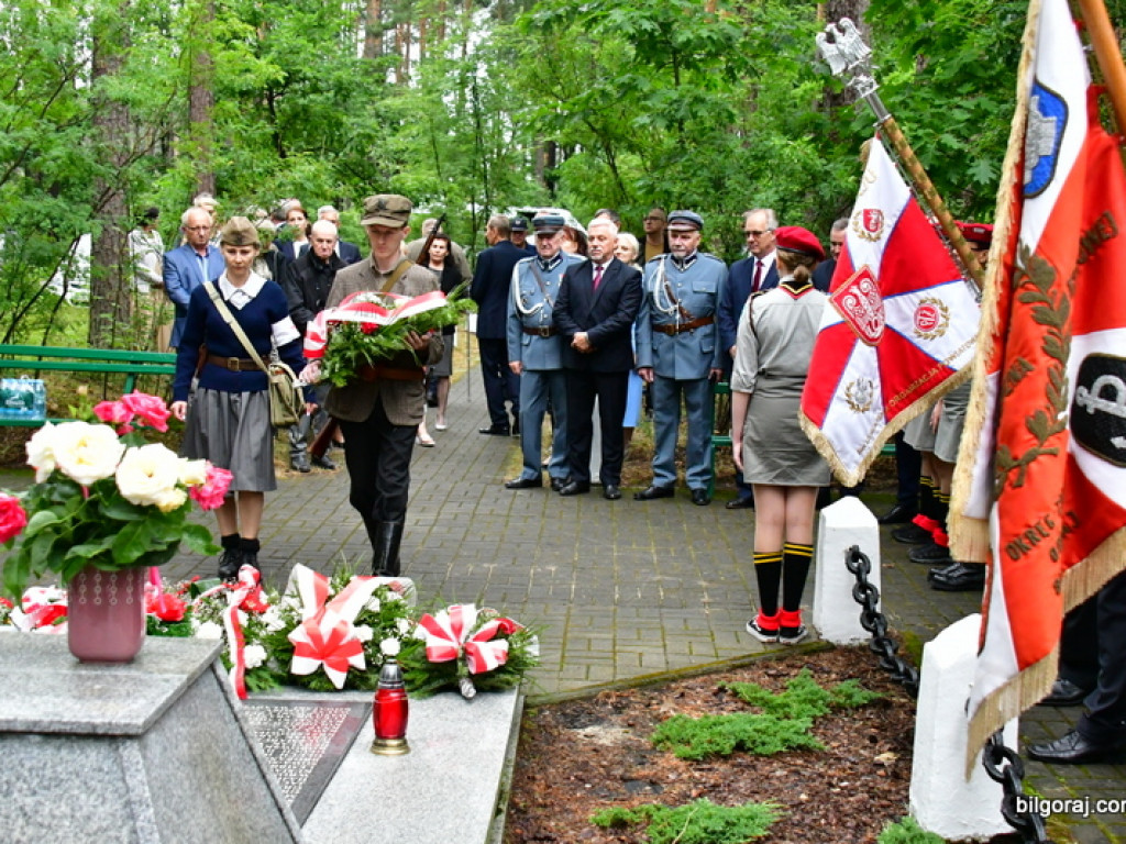 77. rocznica niemieckiego mordu polskich partyzantów w lesie Rapy koło Biłgoraja (FOTO)