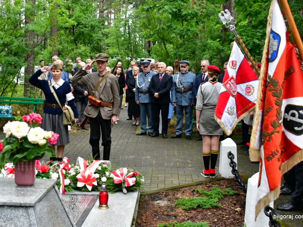 77. rocznica niemieckiego mordu polskich partyzantów w lesie Rapy koło Biłgoraja (FOTO)