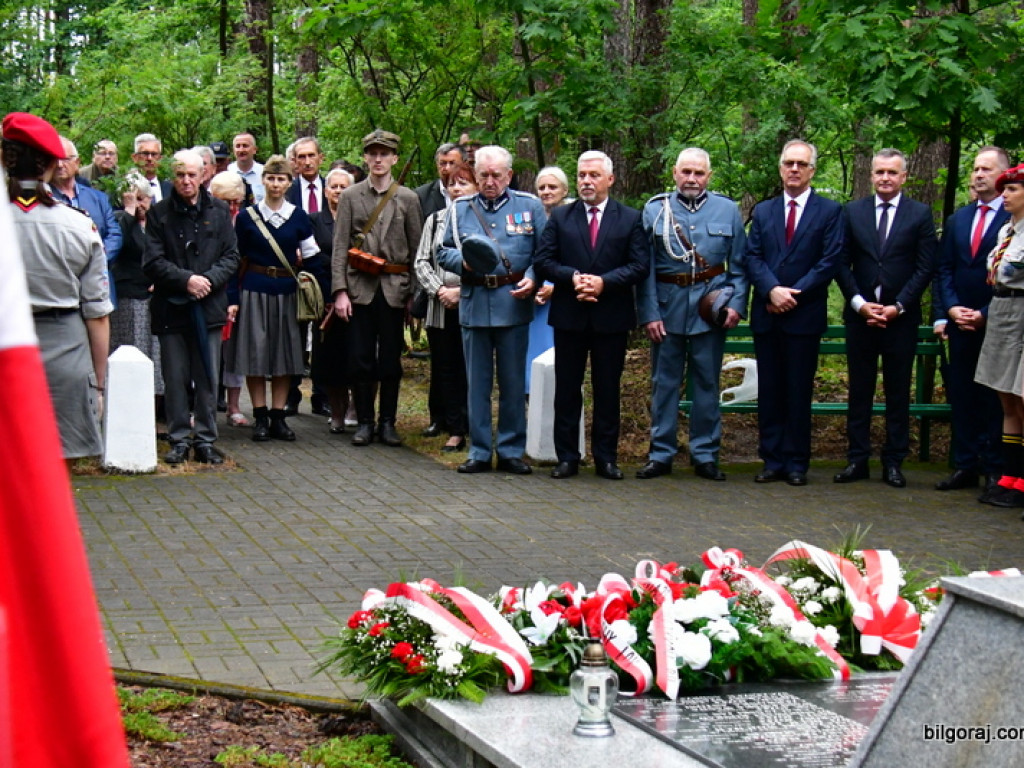 77. rocznica niemieckiego mordu polskich partyzantów w lesie Rapy koło Biłgoraja (FOTO)