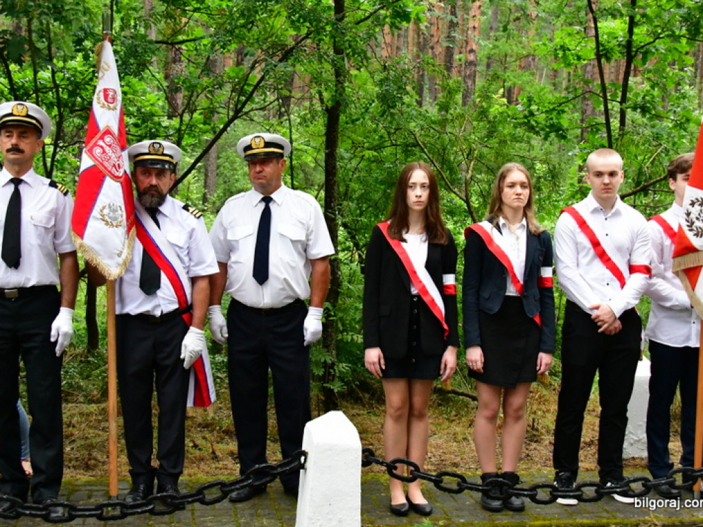 77. rocznica niemieckiego mordu polskich partyzantów w lesie Rapy koło Biłgoraja (FOTO)