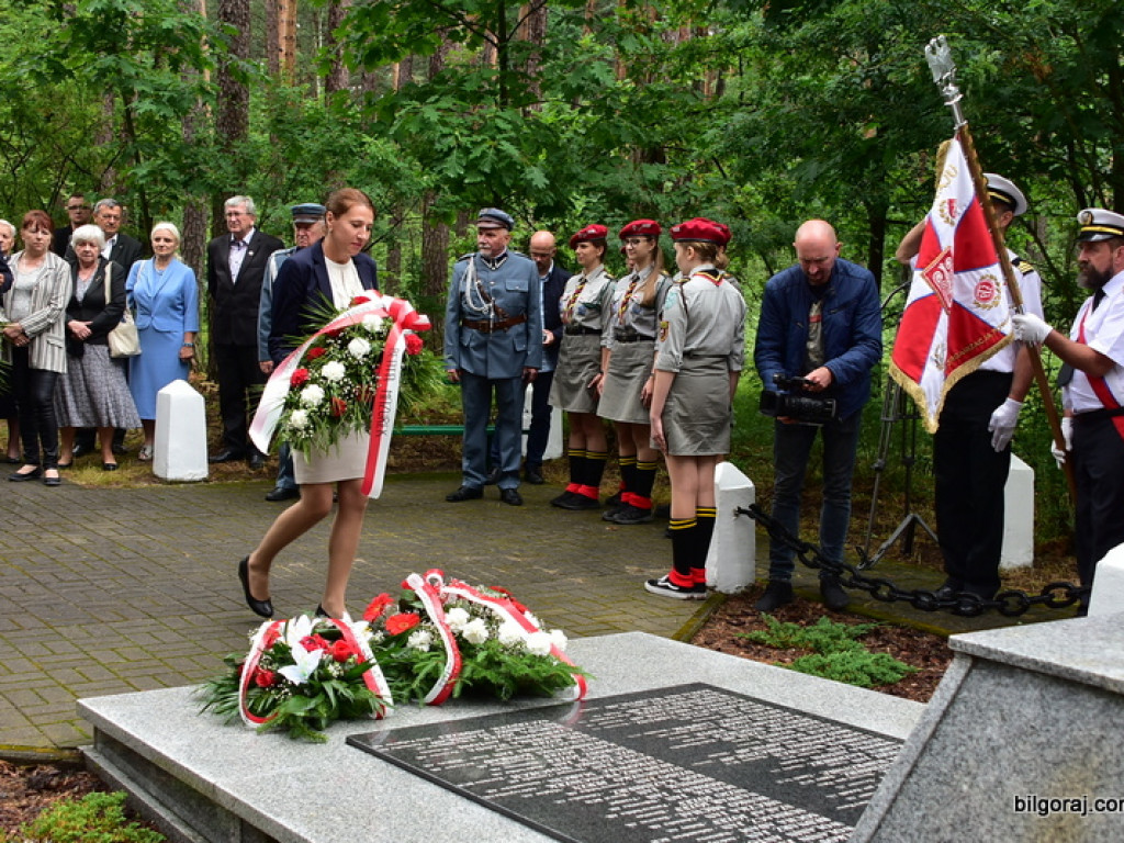 77. rocznica niemieckiego mordu polskich partyzantów w lesie Rapy koło Biłgoraja (FOTO)