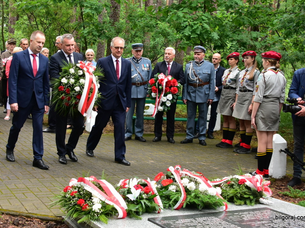77. rocznica niemieckiego mordu polskich partyzantów w lesie Rapy koło Biłgoraja (FOTO)