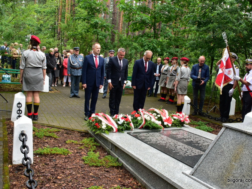 77. rocznica niemieckiego mordu polskich partyzantów w lesie Rapy koło Biłgoraja (FOTO)